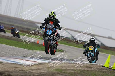 media/Nov-29-2025-TrackDaz (Sat) [[10ae2d9bce]]/B Group/Session 4 (Wheelie Bump)/